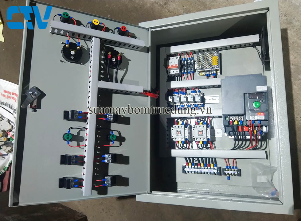 Các Vấn đề Thường Gặp Ở Tủ Điều Khiển Máy Bơm Nước Thải & Cách Khắc Phục Hiệu Quả